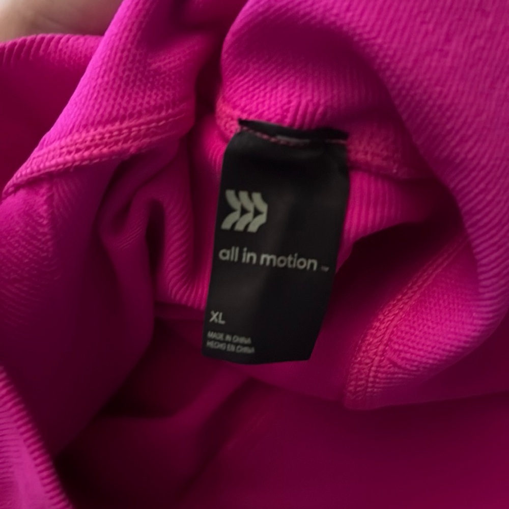 ALL IN MOTION BIKE SHORTS - Picture 2 of 4